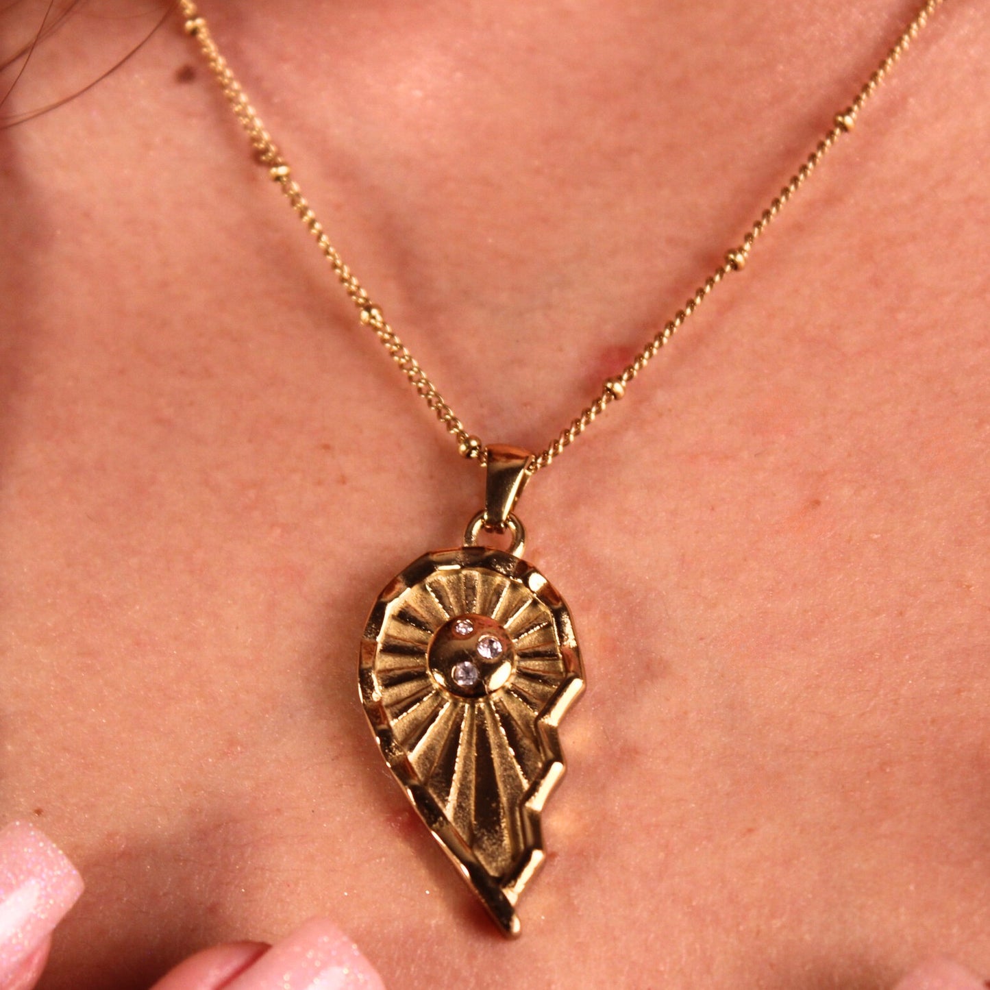 Sol-mate Necklace Set