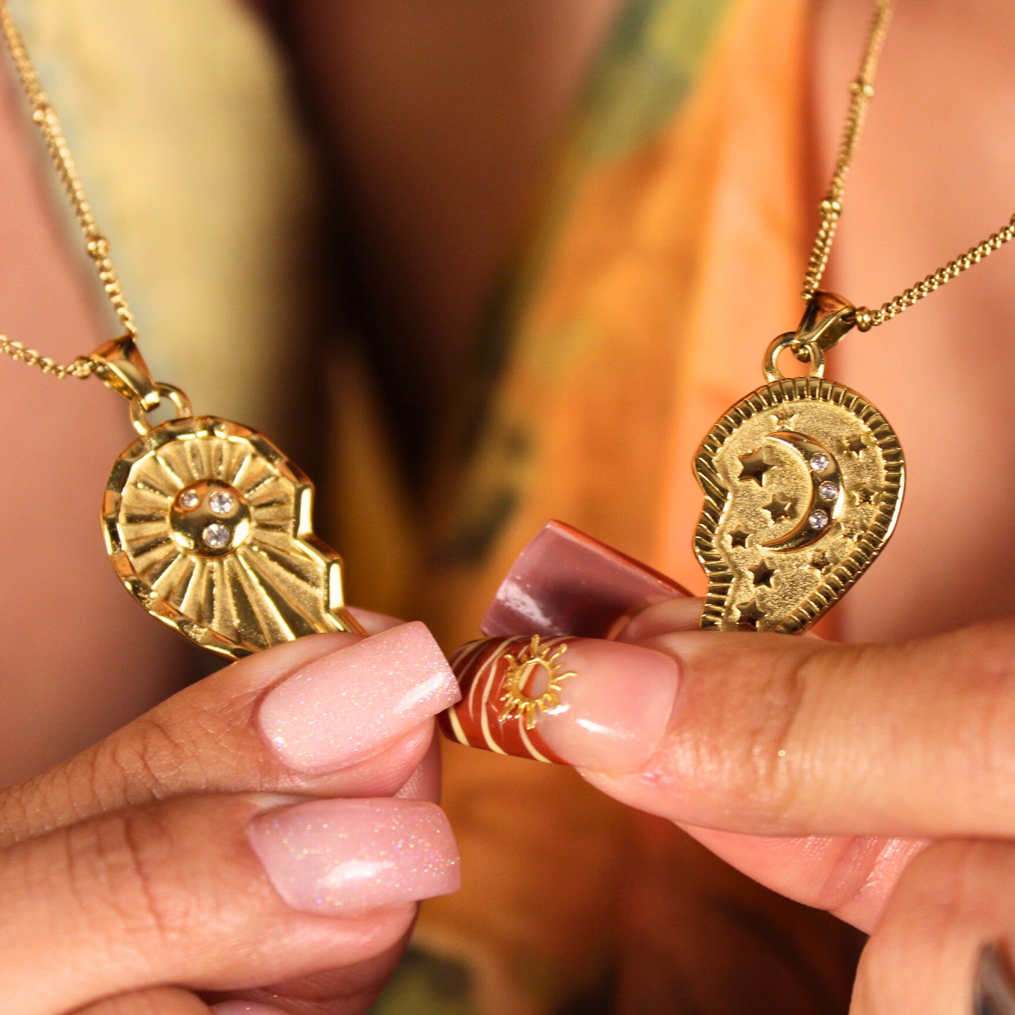 Sol-mate Necklace Set