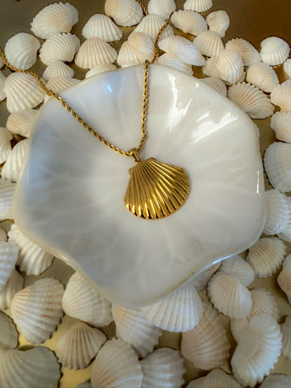 Nellie Necklace - Gold